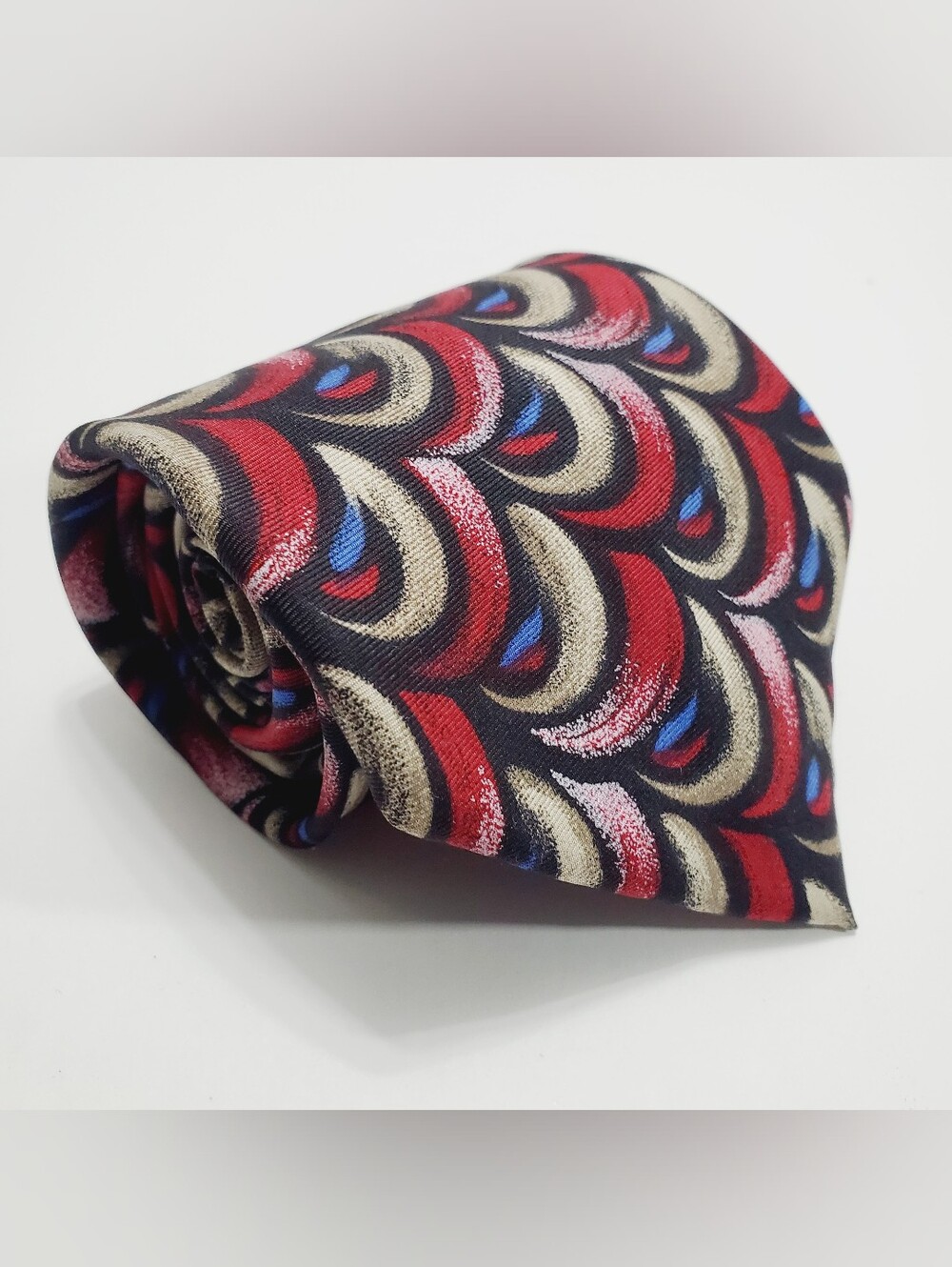 Conte di Milano Men's Italian Neck Tie Red Geometric Pattern 57x3.75"